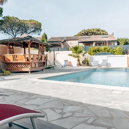 Reve D'azur: Beachfront With Shared Pool And Bbq Terrace *