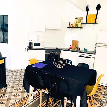 Holiday home Reve D'azur: Beachfront With Shared Pool And Bbq Terrace *