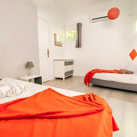 Reve D'azur: Beachfront With Shared Pool And Bbq Terrace Sainte-Maxime