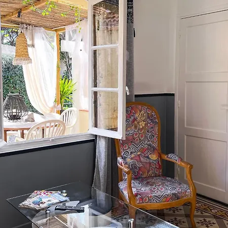 Reve D'azur: Beachfront With Shared Pool And Bbq Terrace Holiday home *