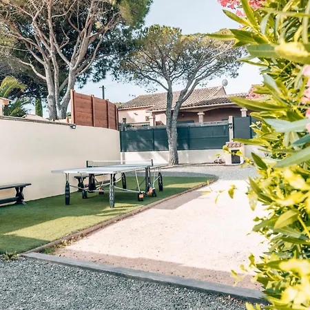 Reve D'azur: Beachfront With Shared Pool And Bbq Terrace Sainte-Maxime