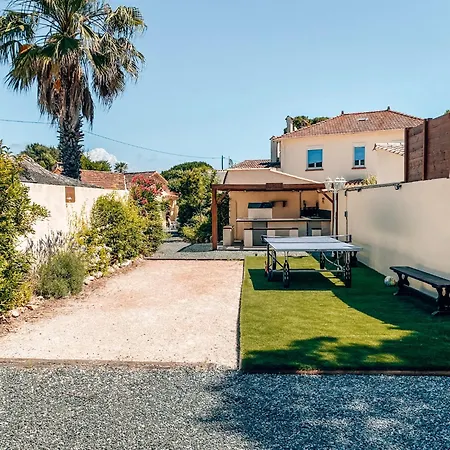 Reve D'azur: Beachfront With Shared Pool And Bbq Terrace Holiday home
