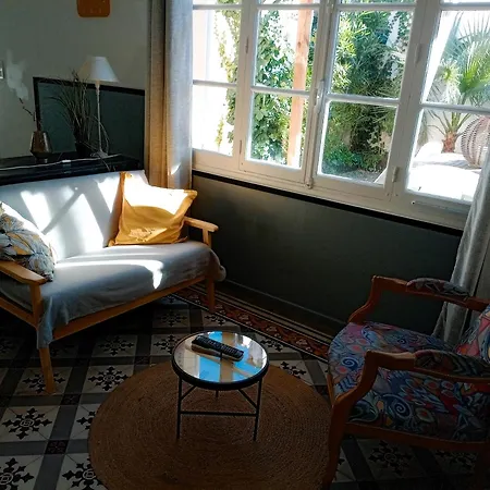 Reve D'azur: Beachfront With Shared Pool And Bbq Terrace