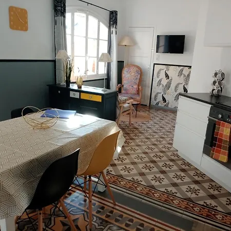 Reve D'azur: Beachfront With Shared Pool And Bbq Terrace Holiday home *