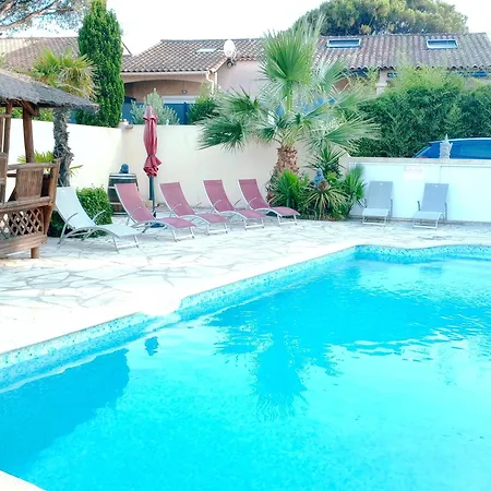 Reve D'azur: Beachfront With Shared Pool And Bbq Terrace *