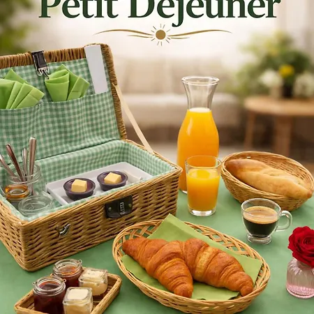 Vakantiehuis Maison - De La Nartelle - Piscine Partagee - Parking - Bbq - Calme & Detente Au Reve D'azur- Check-in 20h Maximum *